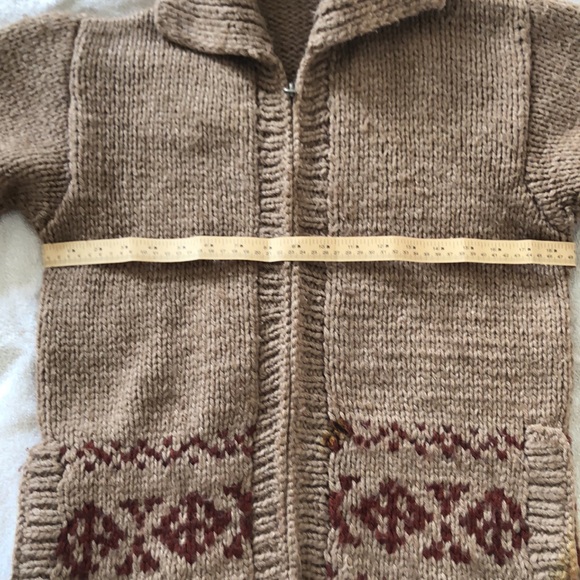 Henri - Vintage Cowichan Sweater 🏕️ - Picture 9 of 10